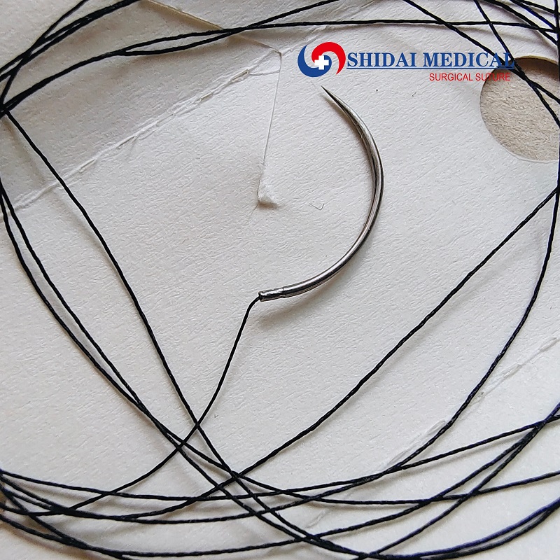 Black bradide silk suture